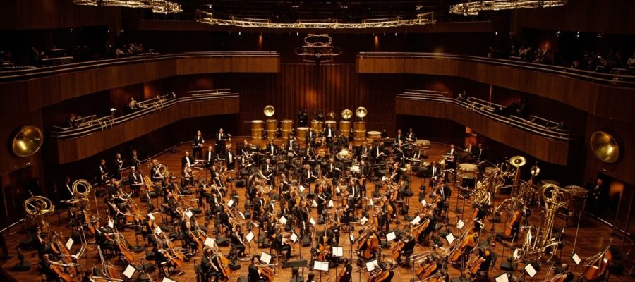 L'organisation spatiale d'un orchestre symphonique et le placement des instruments