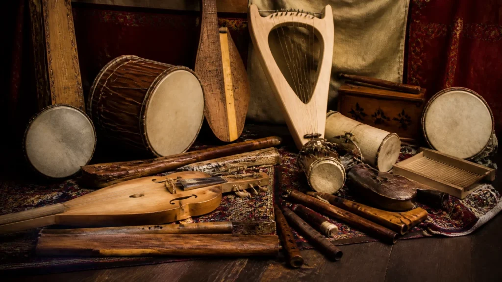 Instruments of the Middle Ages: strings, winds and percussion